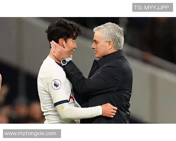 镜头捕捉：孙兴慜赛场小动作引发热议