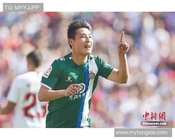 镜头捕捉：孙兴慜赛场小动作引发热议